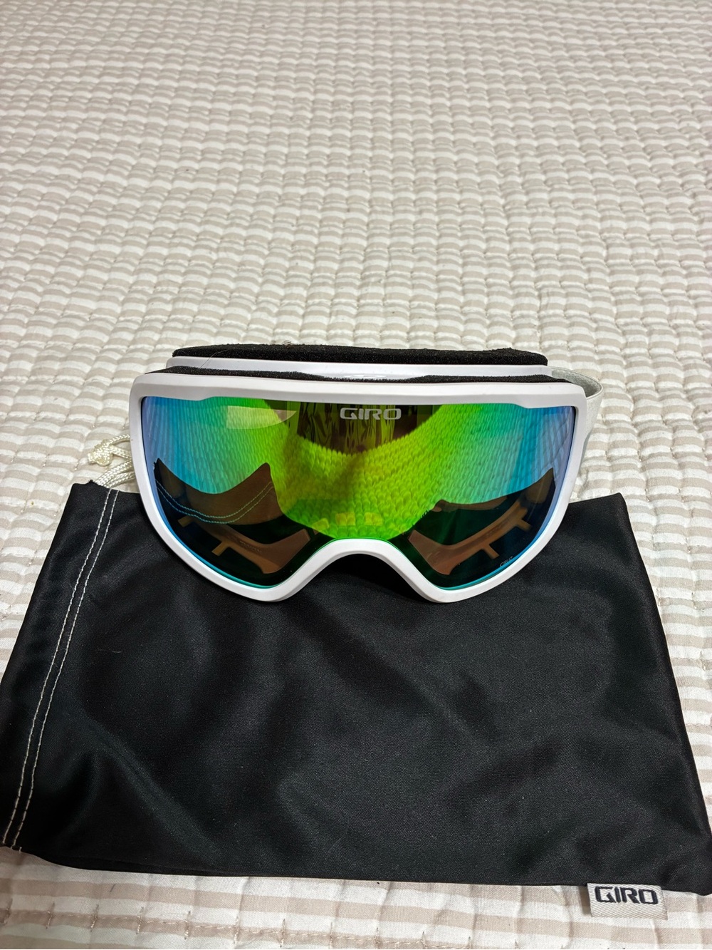 Giro White Frame Ski Goggles with Green Mirrored Lens